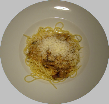 Spaghetti mit Sauce aus wenig